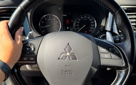 Mitsubishi Outlander III рестайлинг 3, 2015 год, 1 850 000 рублей, 10 фотография