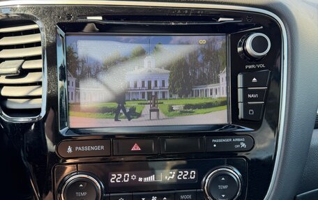 Mitsubishi Outlander III рестайлинг 3, 2015 год, 1 850 000 рублей, 8 фотография