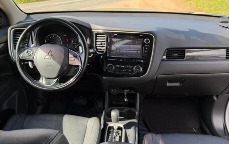 Mitsubishi Outlander III рестайлинг 3, 2015 год, 1 850 000 рублей, 20 фотография