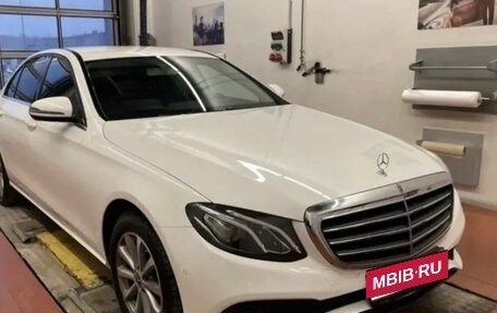 Mercedes-Benz E-Класс, 2019 год, 2 900 000 рублей, 2 фотография