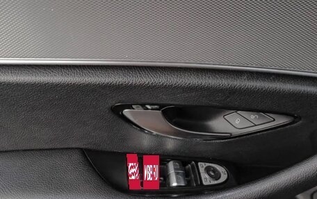 Mercedes-Benz E-Класс, 2019 год, 2 900 000 рублей, 8 фотография