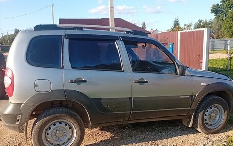 Chevrolet Niva I рестайлинг, 2015 год, 550 000 рублей, 3 фотография