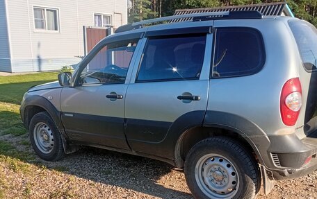 Chevrolet Niva I рестайлинг, 2015 год, 550 000 рублей, 4 фотография