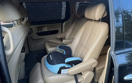 KIA Carnival III, 2017 год, 3 150 000 рублей, 8 фотография