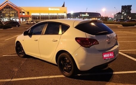 Opel Astra J, 2012 год, 570 000 рублей, 2 фотография