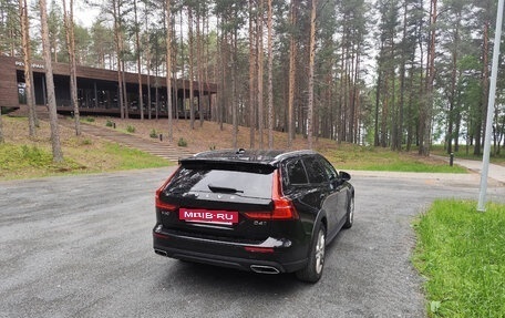 Volvo V60 Cross Country II, 2020 год, 3 100 000 рублей, 4 фотография