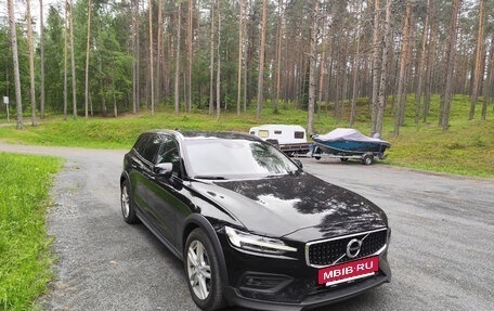 Volvo V60 Cross Country II, 2020 год, 3 100 000 рублей, 3 фотография