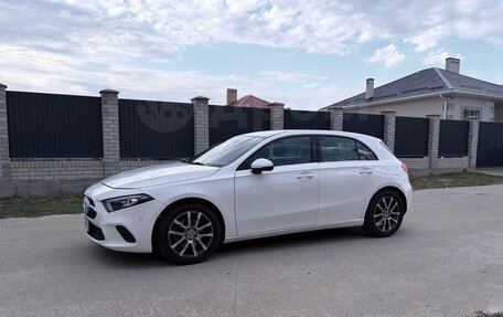 Mercedes-Benz A-Класс, 2018 год, 1 550 000 рублей, 3 фотография