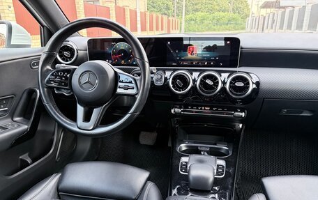 Mercedes-Benz A-Класс, 2018 год, 1 550 000 рублей, 7 фотография