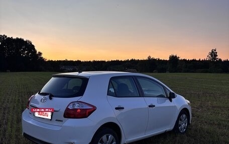 Toyota Auris II, 2010 год, 820 000 рублей, 4 фотография