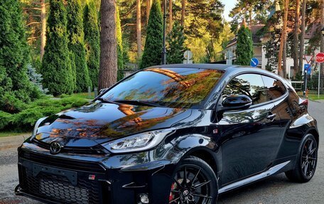 Toyota Yaris, 2024 год, 5 800 000 рублей, 1 фотография