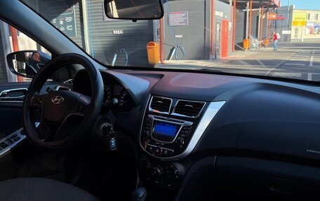 Hyundai Solaris II рестайлинг, 2012 год, 770 000 рублей, 13 фотография