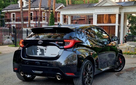 Toyota Yaris, 2024 год, 5 800 000 рублей, 4 фотография