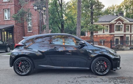 Toyota Yaris, 2024 год, 5 800 000 рублей, 11 фотография