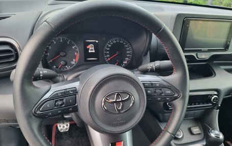 Toyota Yaris, 2024 год, 5 800 000 рублей, 25 фотография
