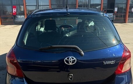 Toyota Yaris III рестайлинг, 2008 год, 550 000 рублей, 4 фотография