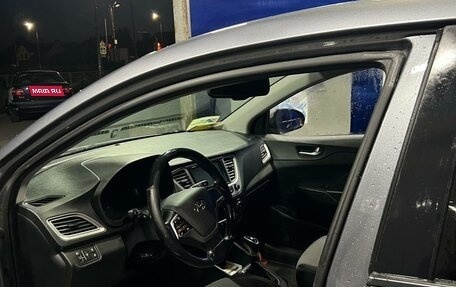 Hyundai Solaris II рестайлинг, 2019 год, 900 000 рублей, 6 фотография