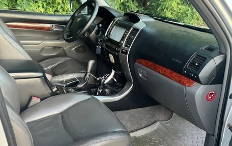 Toyota Land Cruiser Prado 120 рестайлинг, 2004 год, 1 600 000 рублей, 10 фотография