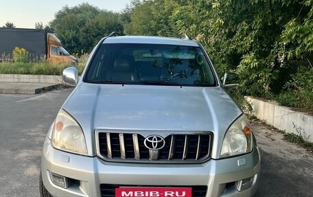Toyota Land Cruiser Prado 120 рестайлинг, 2004 год, 1 600 000 рублей, 2 фотография