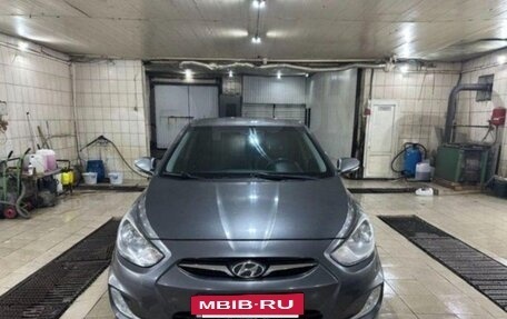 Hyundai Solaris II рестайлинг, 2011 год, 580 000 рублей, 5 фотография