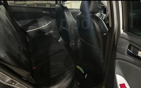 Hyundai Solaris II рестайлинг, 2011 год, 580 000 рублей, 7 фотография