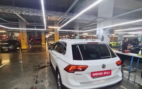 Volkswagen Tiguan II, 2017 год, 2 900 000 рублей, 4 фотография