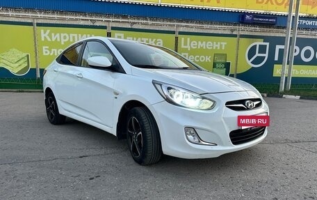Hyundai Solaris II рестайлинг, 2013 год, 820 000 рублей, 2 фотография