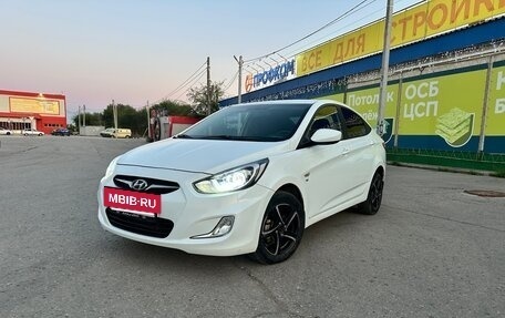 Hyundai Solaris II рестайлинг, 2013 год, 820 000 рублей, 3 фотография
