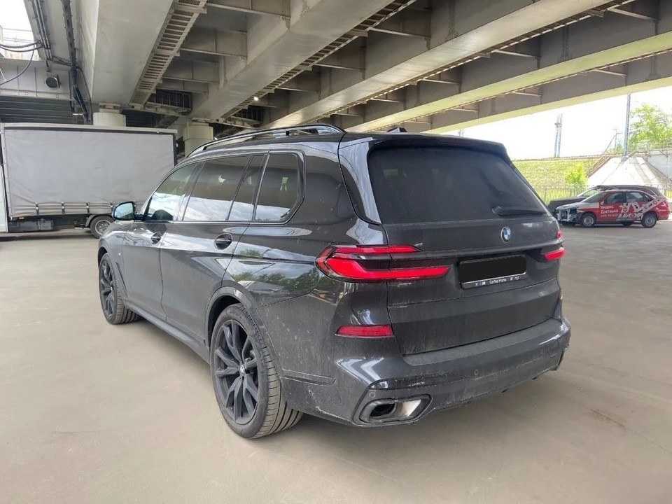 BMW X7 G07, 2023 год, 15 000 000 рублей, 3 фотография