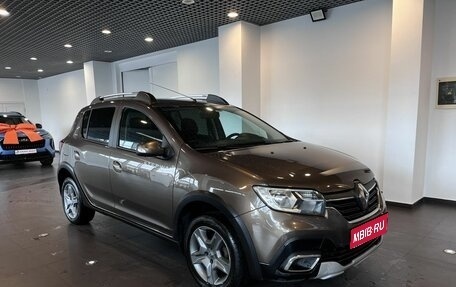 Renault Sandero II рестайлинг, 2019 год, 1 060 000 рублей, 1 фотография