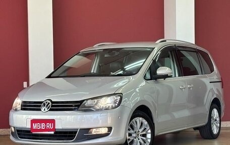 Volkswagen Sharan II, 2013 год, 990 000 рублей, 1 фотография