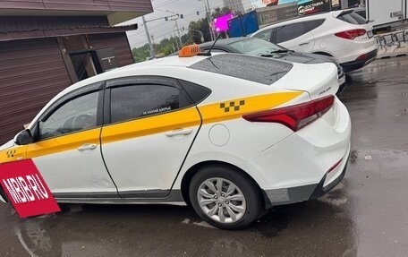 Hyundai Solaris II рестайлинг, 2018 год, 430 000 рублей, 3 фотография