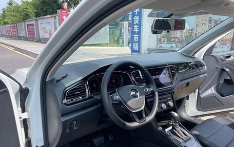 Volkswagen T-Roc I, 2023 год, 1 599 098 рублей, 7 фотография