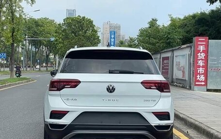 Volkswagen T-Roc I, 2023 год, 1 599 098 рублей, 3 фотография