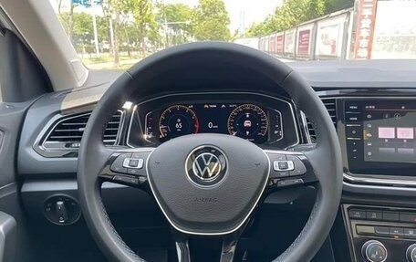 Volkswagen T-Roc I, 2023 год, 1 599 098 рублей, 8 фотография