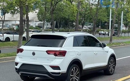 Volkswagen T-Roc I, 2023 год, 1 599 098 рублей, 5 фотография