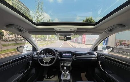 Volkswagen T-Roc I, 2023 год, 1 599 098 рублей, 9 фотография