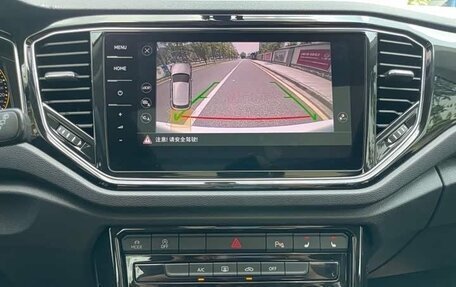 Volkswagen T-Roc I, 2023 год, 1 599 098 рублей, 10 фотография
