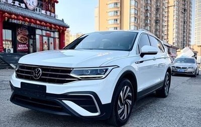Volkswagen Tiguan II, 2022 год, 3 100 000 рублей, 1 фотография