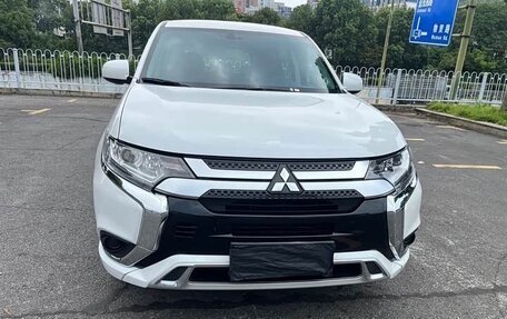 Mitsubishi Outlander III рестайлинг 3, 2023 год, 1 790 008 рублей, 1 фотография