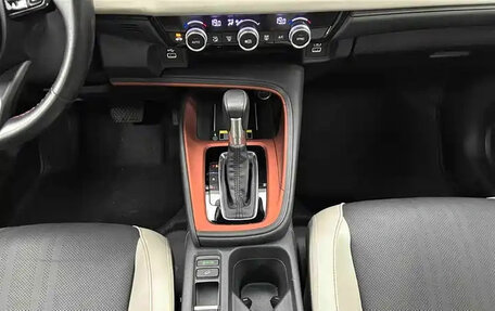 Honda Vezel, 2023 год, 1 742 000 рублей, 6 фотография