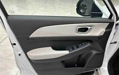 Honda Vezel, 2023 год, 1 742 000 рублей, 12 фотография