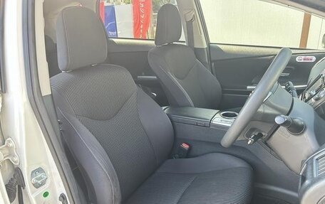 Toyota Prius Alpha I (ZVW40/41), 2021 год, 1 725 000 рублей, 9 фотография