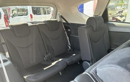 Toyota Prius Alpha I (ZVW40/41), 2021 год, 1 725 000 рублей, 12 фотография