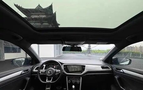 Volkswagen T-Roc I, 2021 год, 1 450 077 рублей, 17 фотография