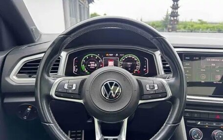Volkswagen T-Roc I, 2021 год, 1 450 077 рублей, 15 фотография