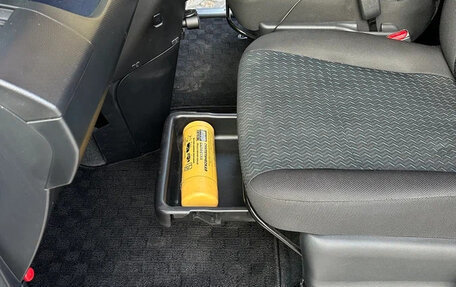 Toyota Roomy I, 2023 год, 990 000 рублей, 11 фотография