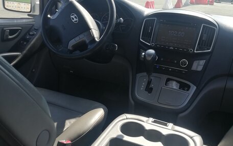 Hyundai Grand Starex Grand Starex I рестайлинг 2, 2017 год, 2 300 000 рублей, 5 фотография