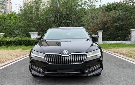 Skoda Superb III рестайлинг, 2023 год, 2 078 555 рублей, 3 фотография