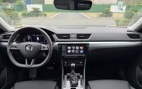 Skoda Superb III рестайлинг, 2023 год, 2 078 555 рублей, 4 фотография